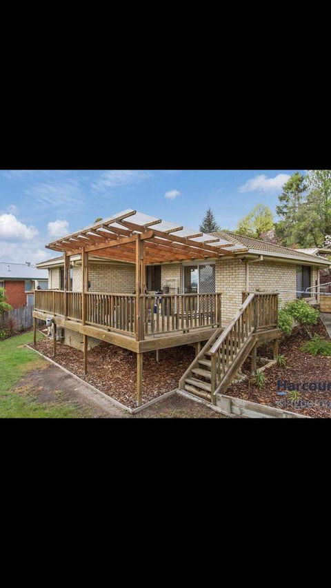 Little Mountain Town - Accommodation Gladstone 12