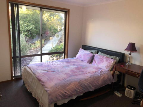 Little Mountain Town - Accommodation Gladstone 1