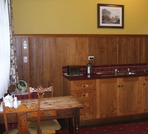 Touchwood Cottages - Accommodation Gladstone 23