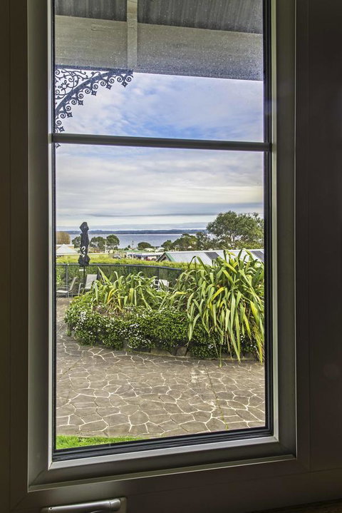 Touchwood Cottages - Accommodation Gladstone 42