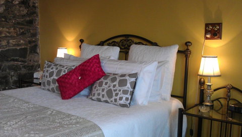 Touchwood Cottages - Accommodation Gladstone 18