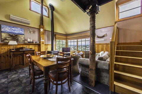 Touchwood Cottages - Accommodation Gladstone 33