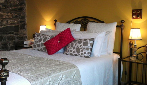 Touchwood Cottages - Accommodation Gladstone 28