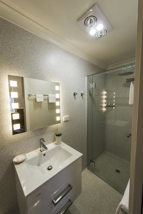 Touchwood Cottages - Accommodation Gladstone 15