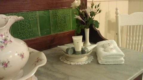 Touchwood Cottages - Accommodation Gladstone 20