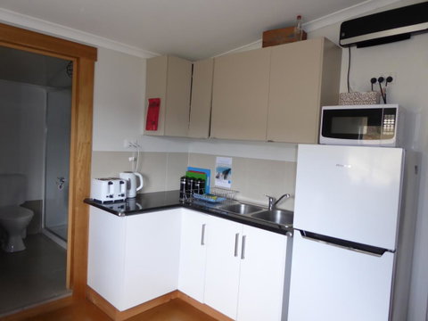 Riders Hut - Derby - Accommodation Gladstone 7