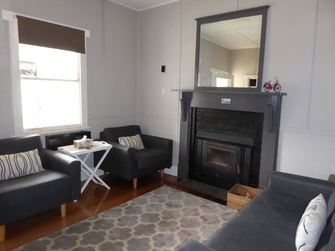 Riders Hut - Derby - Accommodation Gladstone 3