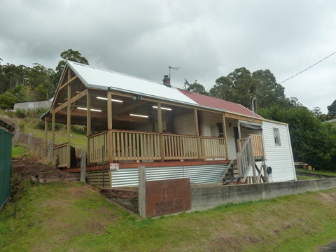 Riders Hut - Derby - Accommodation Gladstone 1