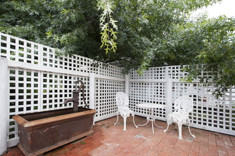 White Dove Cottage Bed And Breakfast - Accommodation Gladstone 8