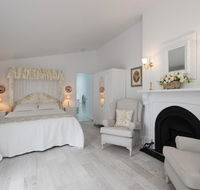 White Dove Cottage Bed and Breakfast - Accommodation Gladstone
