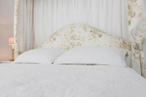 White Dove Cottage Bed And Breakfast - Accommodation Gladstone 3