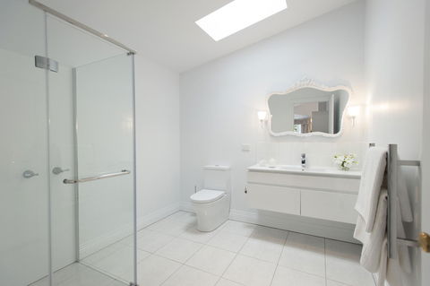 White Dove Cottage Bed And Breakfast - Accommodation Gladstone 4