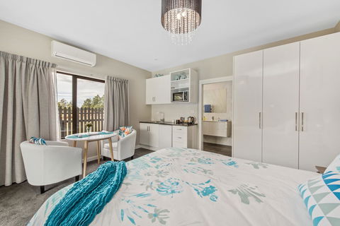The Wellington Bed And Breakfast - Accommodation Gladstone 4