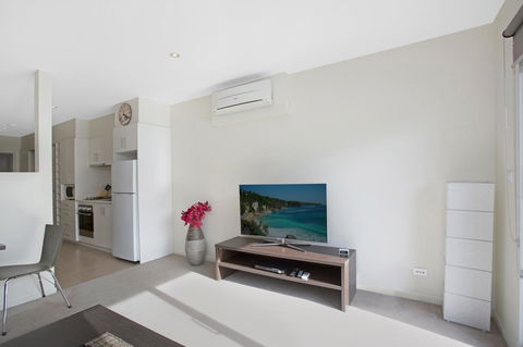 Astra Apartments Glen Waverley @Springvale RD - Accommodation Gladstone 11