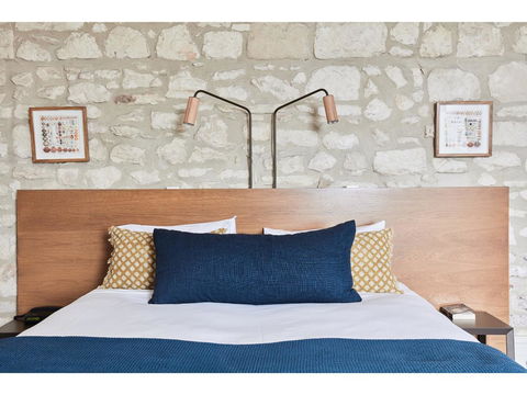 Hotel Sorrento - Accommodation Gladstone 7