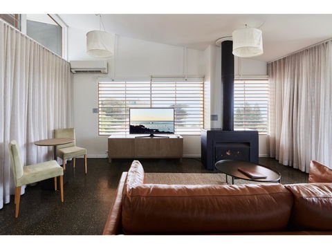 Hotel Sorrento - Accommodation Gladstone 6