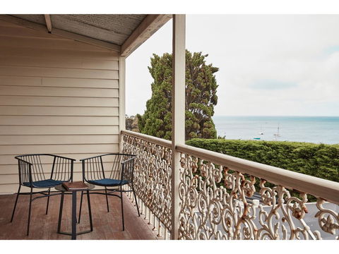 Hotel Sorrento - Accommodation Gladstone 1