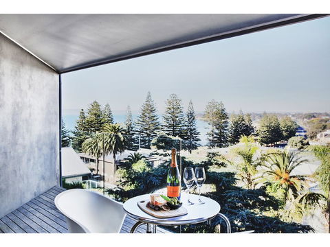 Hotel Sorrento - Accommodation Gladstone 25