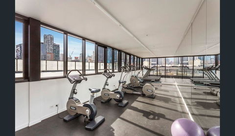 2Bedroom Apartment With Views In Docklands Next To CBD & Marvel Stadium - Accommodation Gladstone 18