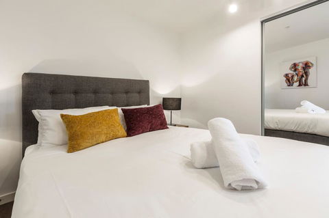 2Bedroom Apartment With Views In Docklands Next To CBD & Marvel Stadium - Accommodation Gladstone 12