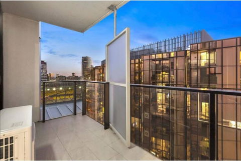 2Bedroom Apartment With Views In Docklands Next To CBD & Marvel Stadium - Accommodation Gladstone 14