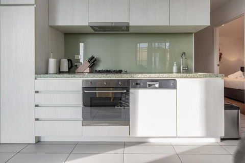 2Bedroom Apartment With Views In Docklands Next To CBD & Marvel Stadium - Accommodation Gladstone 6