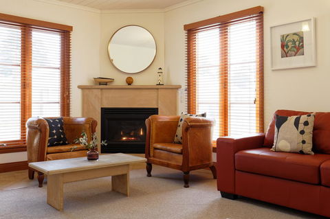 54 On Bank - Accommodation Gladstone 28
