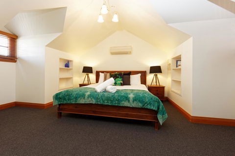 54 On Bank - Accommodation Gladstone 41