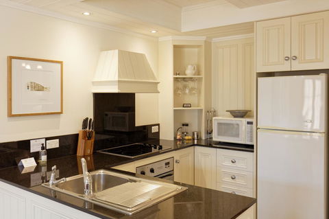 54 On Bank - Accommodation Gladstone 27