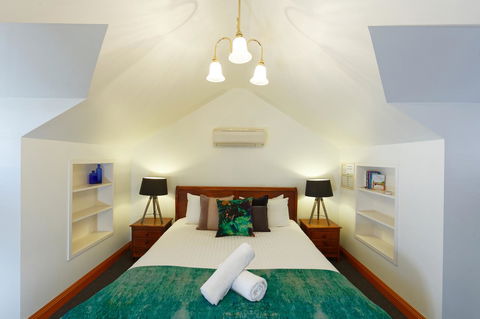 54 On Bank - Accommodation Gladstone 39