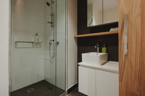 Mono Apartments On La Trobe Street - Accommodation Gladstone 4
