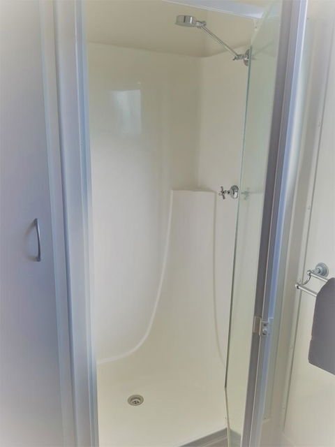 Tasman Holiday Parks - Geelong - Accommodation Gladstone 6