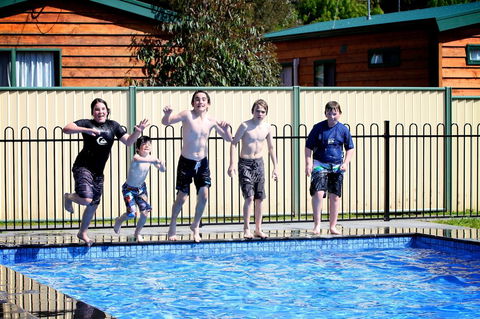 Tasman Holiday Parks - Geelong - Accommodation Gladstone 2
