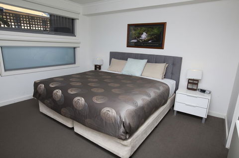 7 Falls Apartments - Accommodation Gladstone 24