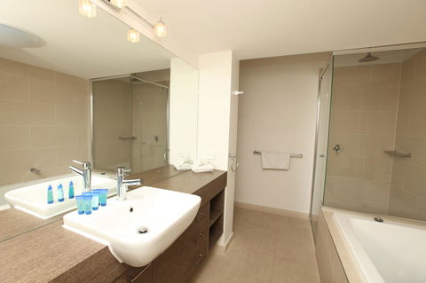 7 Falls Apartments - Accommodation Gladstone 1