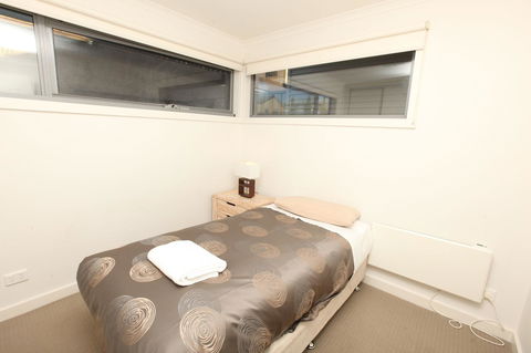 7 Falls Apartments - Accommodation Gladstone 30