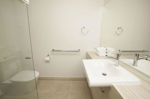 7 Falls Apartments - Accommodation Gladstone 18