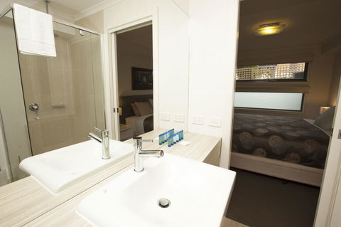 7 Falls Apartments - Accommodation Gladstone 17