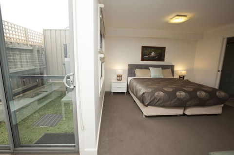7 Falls Apartments - Accommodation Gladstone 20