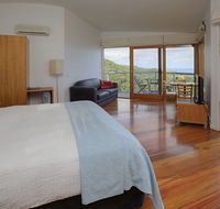 Chris's Beacon Point Restaurant  Villas - Accommodation Gladstone