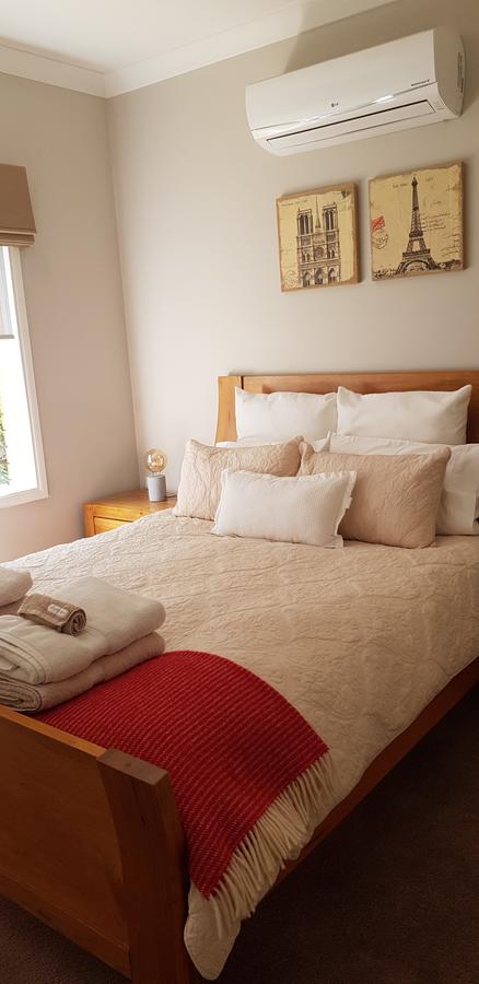 Oxford Rise Apartment - Accommodation Gladstone 5