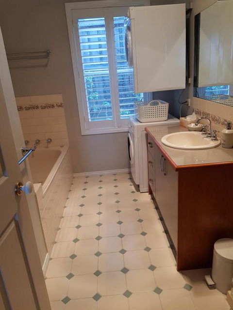 Oxford Rise Apartment - Accommodation Gladstone 10