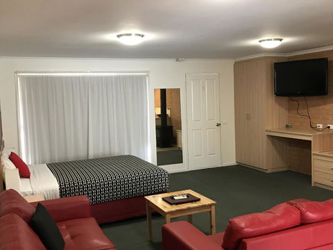 Beachcomber Motel & Apartments - Accommodation Gladstone 11