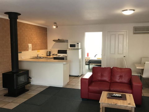 Beachcomber Motel & Apartments - Accommodation Gladstone 13
