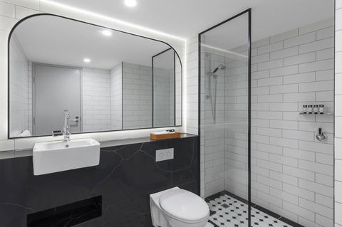 The Savoy Hotel On Little Collins Melbourne - Accommodation Gladstone 17