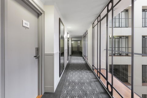 The Savoy Hotel On Little Collins Melbourne - Accommodation Gladstone 21