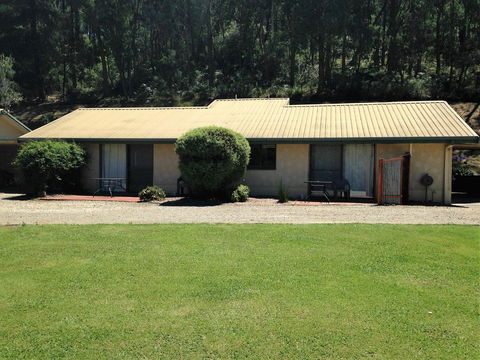Snow View Holiday Units - Accommodation Gladstone 1