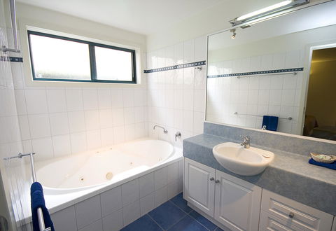 Anchorage Motel & Villas Lorne - Accommodation Gladstone 12