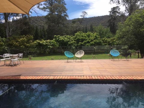 Bright Chalet - Accommodation Gladstone 17