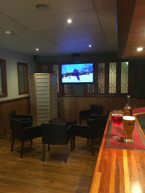 Bright Chalet - Accommodation Gladstone 21